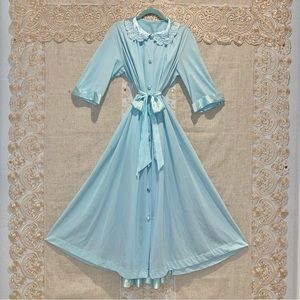 VINTAGE HOUSEWIFE ROBE SET